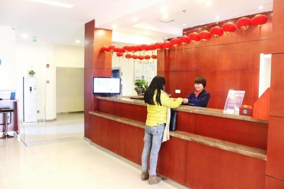 Hanting Hotel Yibin Zhongshan Street Buitenkant foto