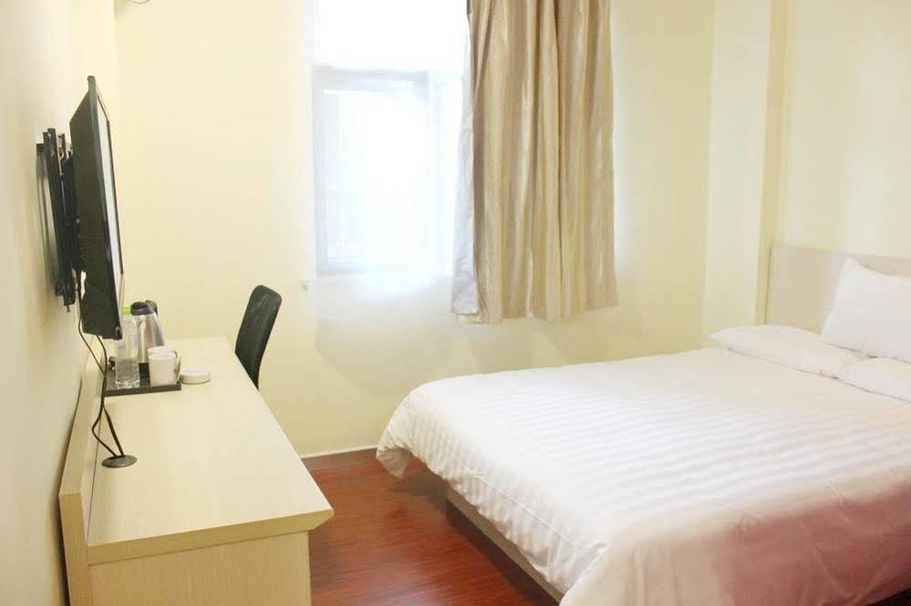 Hanting Hotel Yibin Zhongshan Street Buitenkant foto