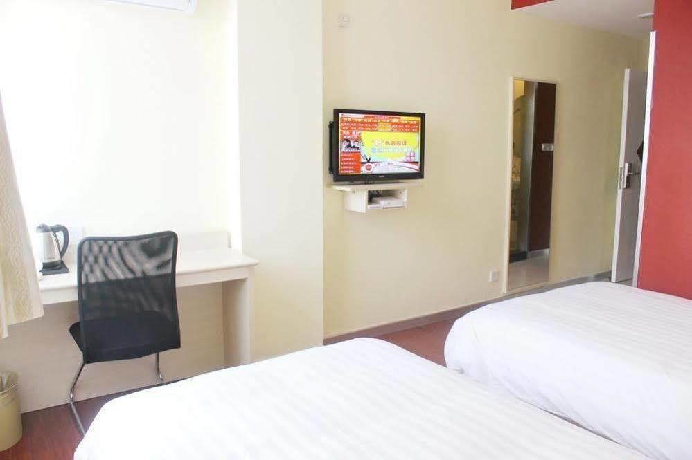 Hanting Hotel Yibin Zhongshan Street Buitenkant foto