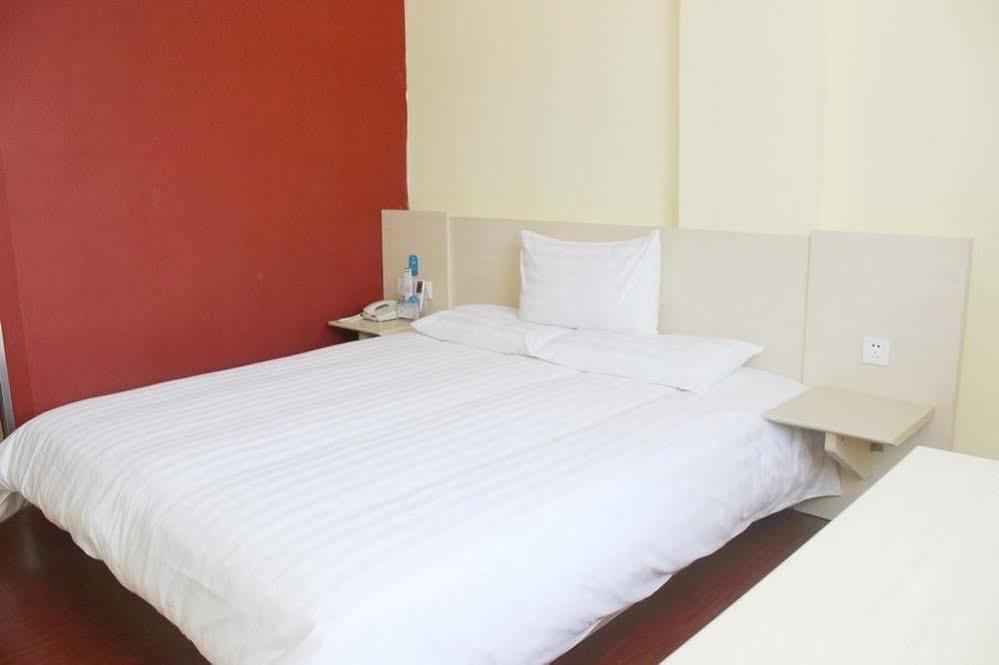 Hanting Hotel Yibin Zhongshan Street Buitenkant foto
